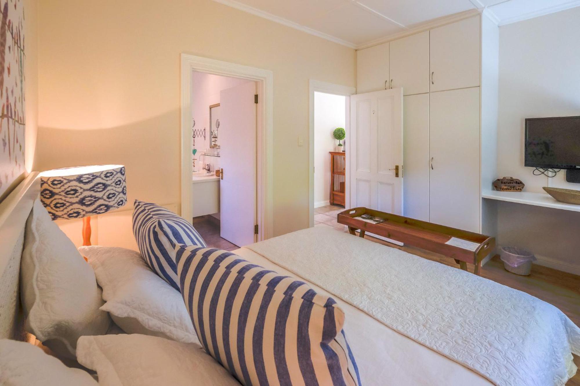 Oude Berg Guesthouse - 10 Caledon Street George Room photo