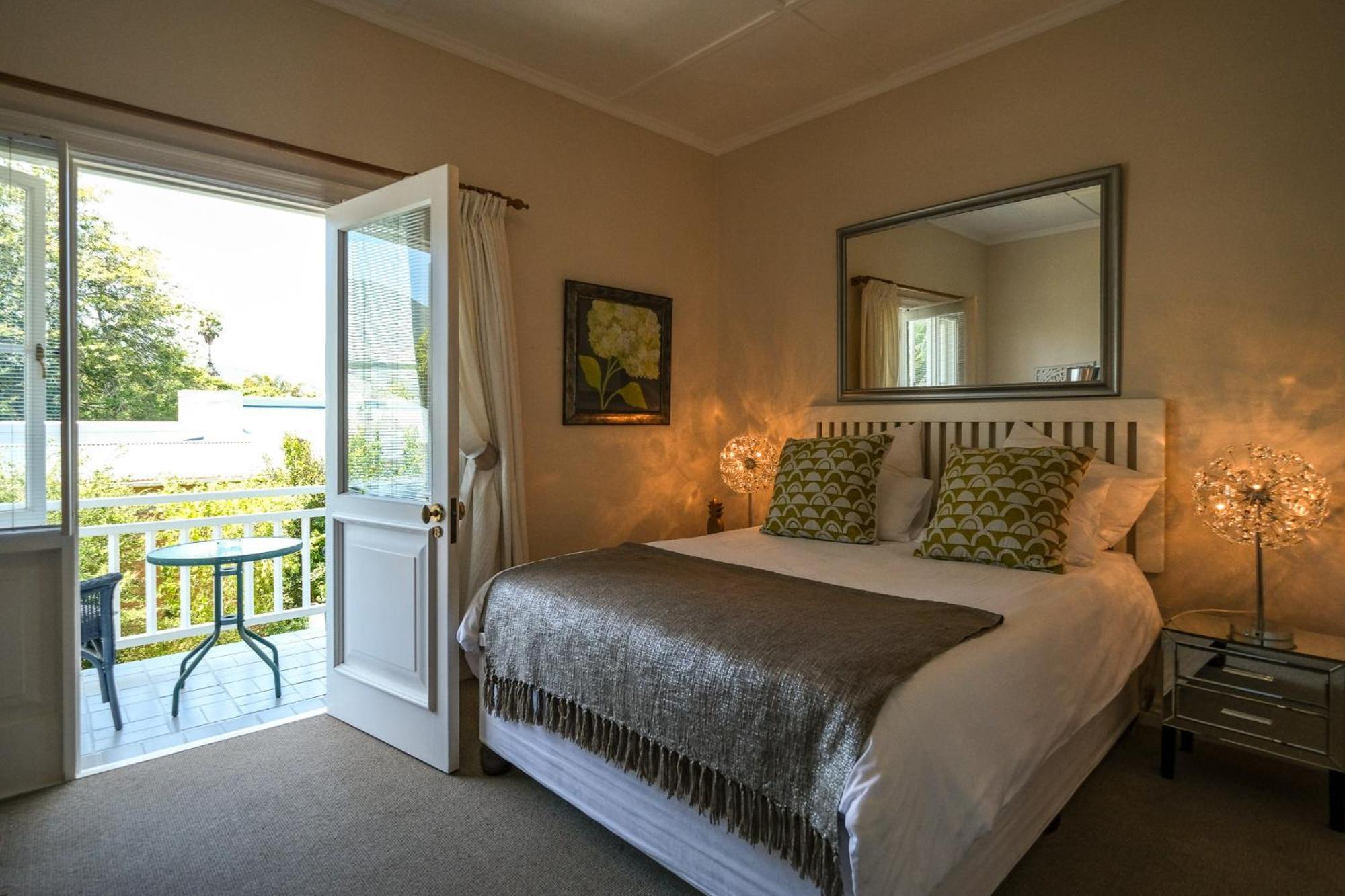 Oude Berg Guesthouse - 10 Caledon Street George Room photo
