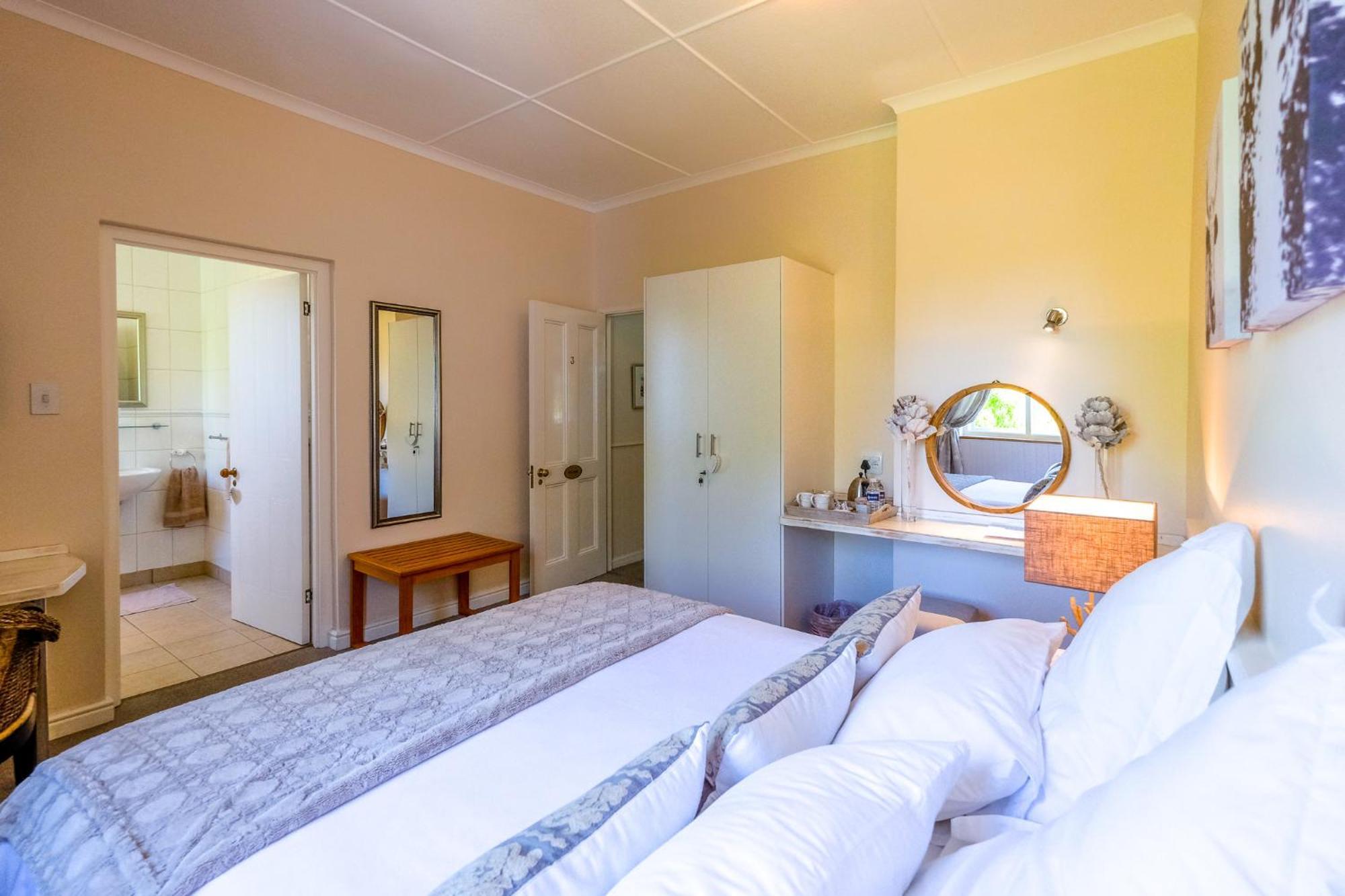 Oude Berg Guesthouse - 10 Caledon Street George Room photo