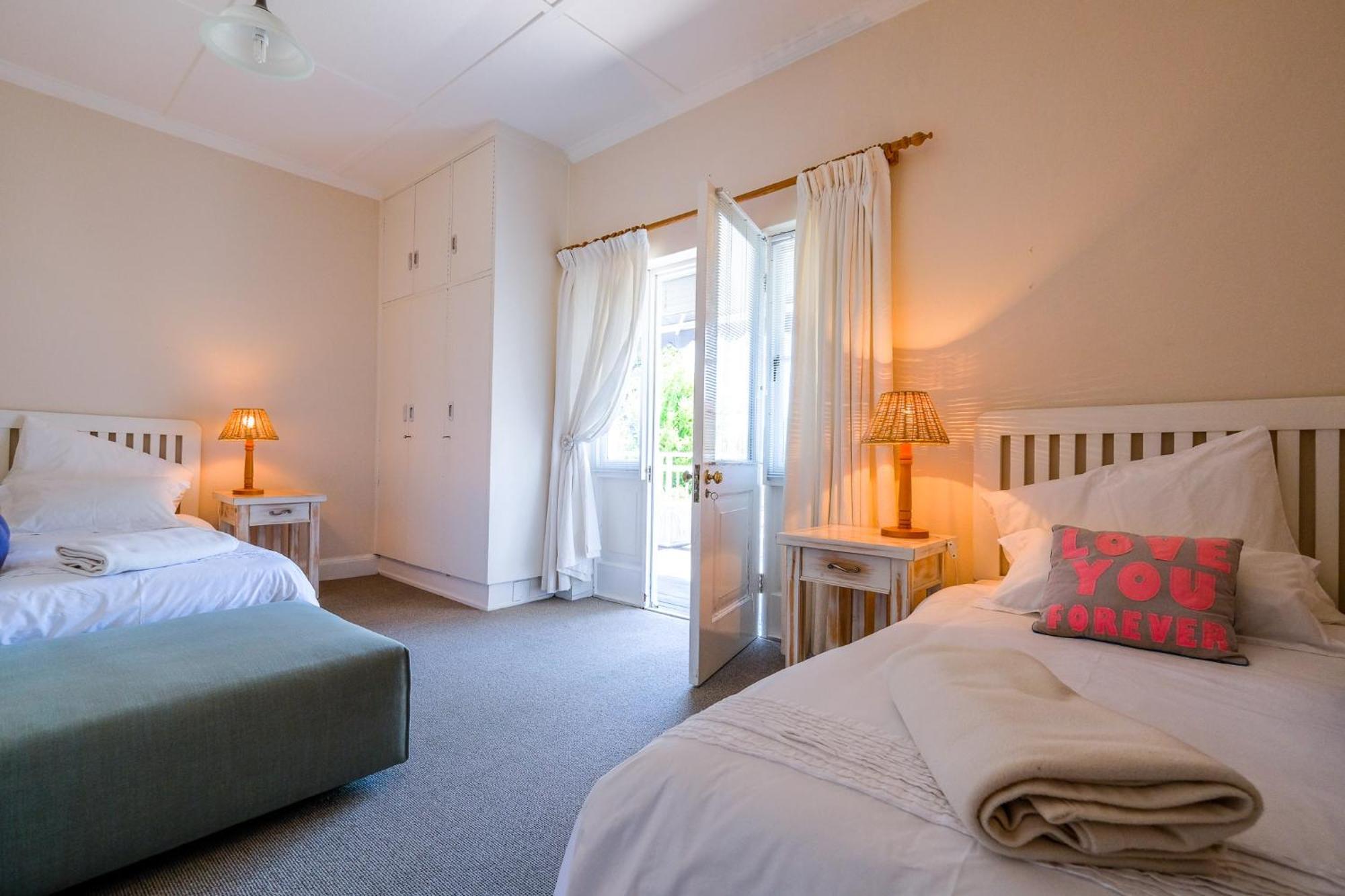 Oude Berg Guesthouse - 10 Caledon Street George Room photo